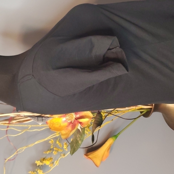 Pittsburgh Pirates Women's V Neck T Shirt Size Large NWOT - Picture 12 of 14